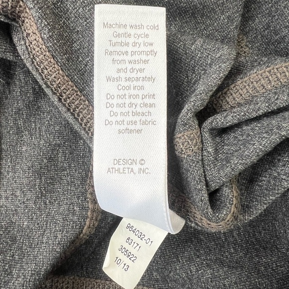Athleta Dark Gray Capri Flared Pull On Leggings, size Small - Picture 7 of 7